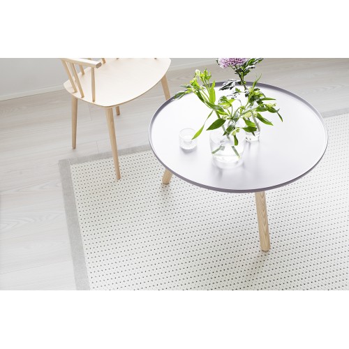 Bílý kusový koberec Valkea z vlny a papírového vlákna od finského výrobce VM-Carpet